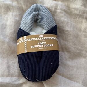 NWT Old Navy Big Kids Cozy Slipper Socks - Navy and Gray, description for sizes